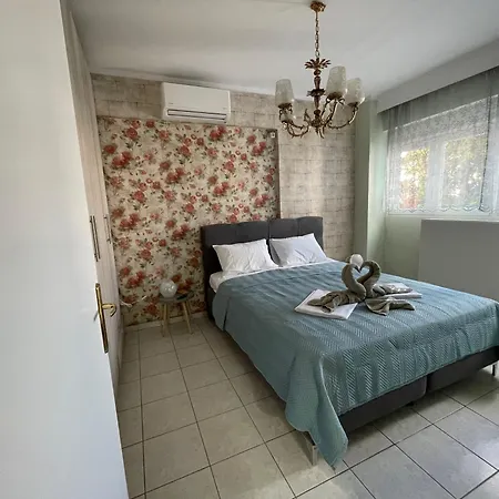 Apartment La Famiglia Peraia (Thessaloniki)